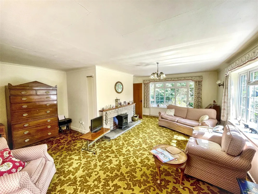 Property carousel item 3