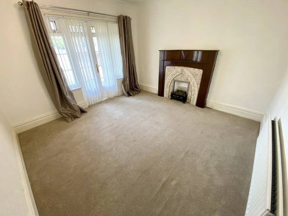 Property carousel item 3