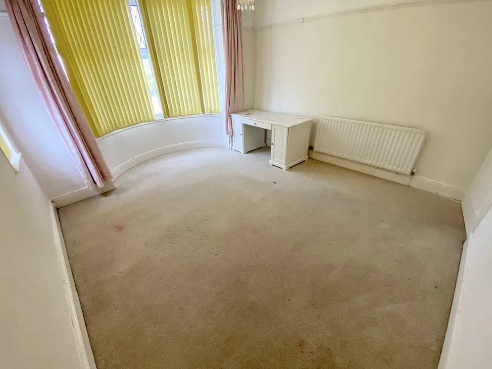 Property carousel item 10
