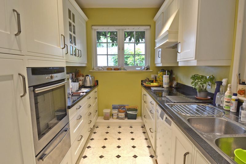Alexandria Road, Sidmouth Image 3