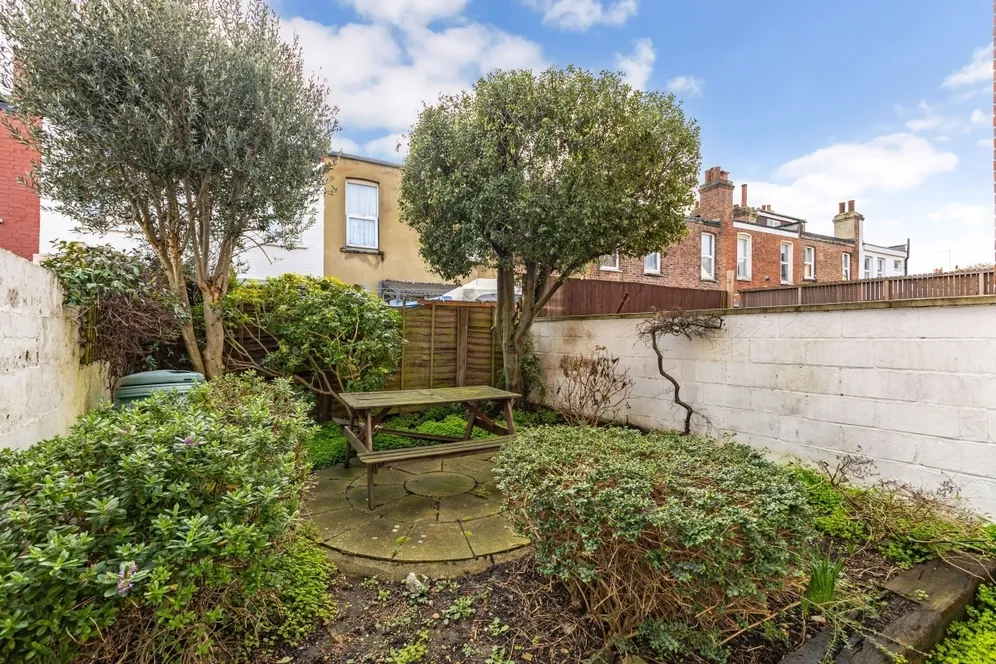 Maybury Gardens London NW10 photo 10