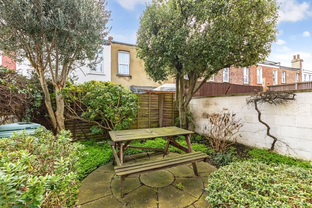 Maybury Gardens London NW10 photo 11