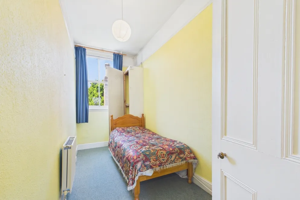 Property carousel item 14