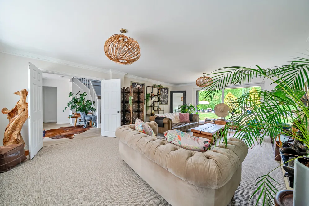 Hillgarth, Hindhead, GU26 photo 3