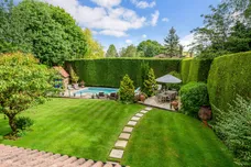 Hillgarth, Hindhead, GU26 photo 4
