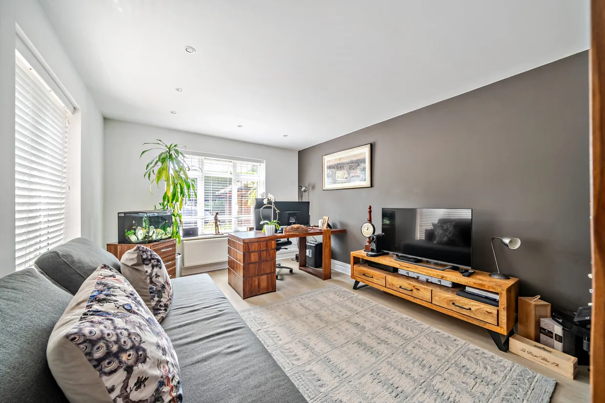 Hillgarth, Hindhead, GU26 photo 9