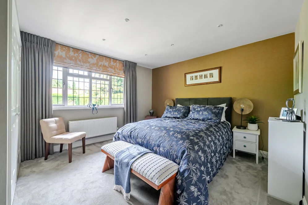 Hillgarth, Hindhead, GU26 photo 13