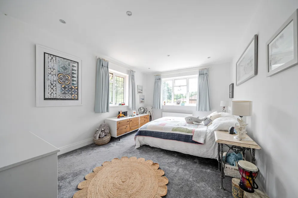 Hillgarth, Hindhead, GU26 photo 15
