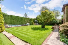 Hillgarth, Hindhead, GU26 photo 16