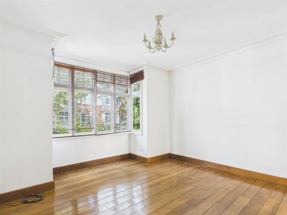 Property carousel item 3