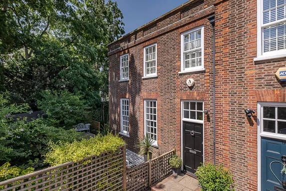 Roehampton Lane, London, SW15