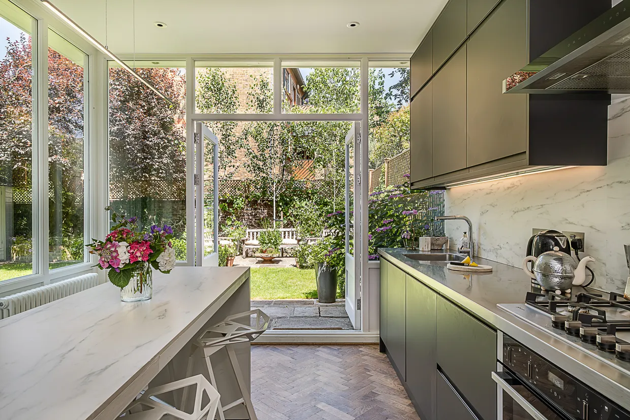 Roehampton Lane, London, SW15 photo 11