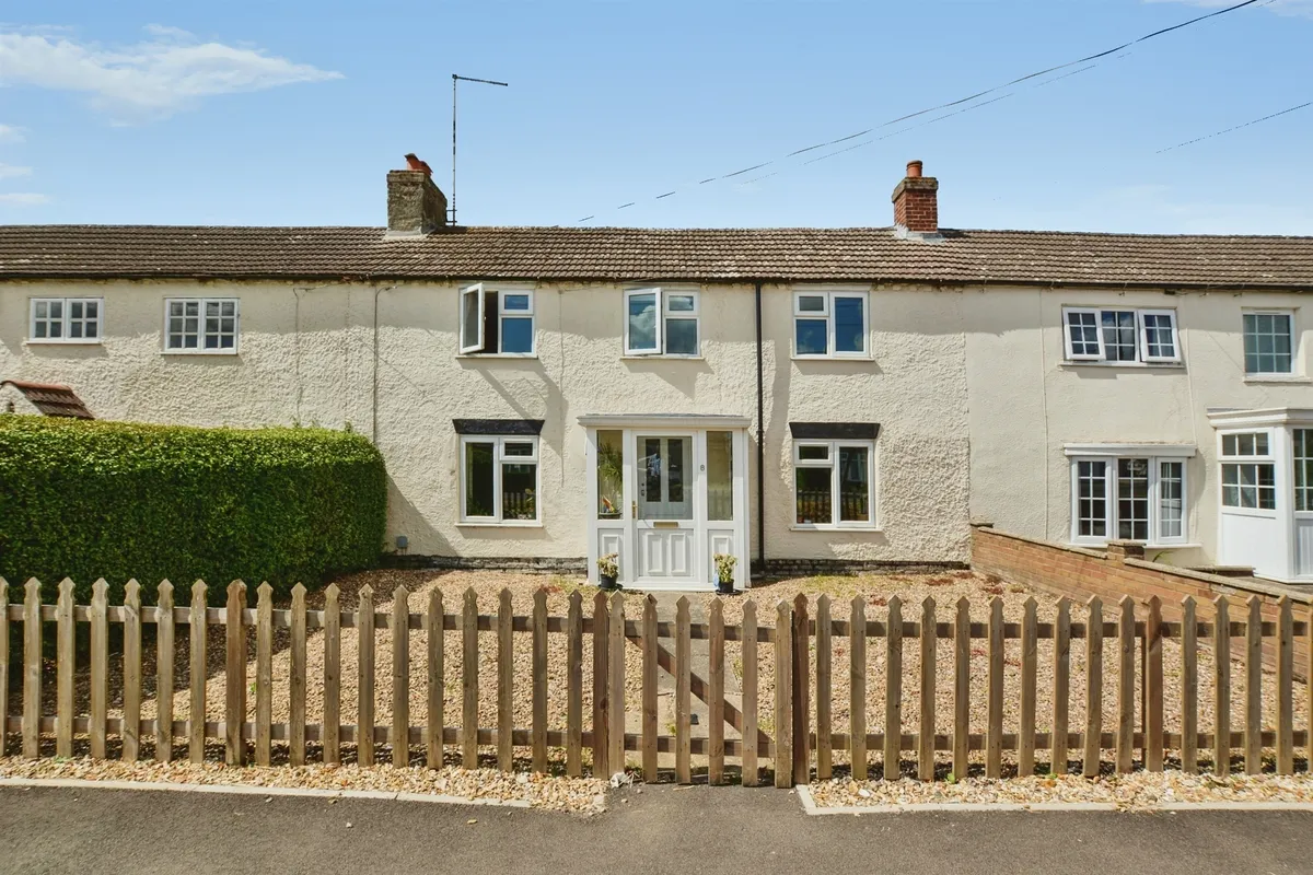 Station Row, New Bolingbroke, Boston