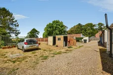 Station Row, New Bolingbroke, Boston