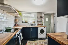 Station Row, New Bolingbroke, Boston