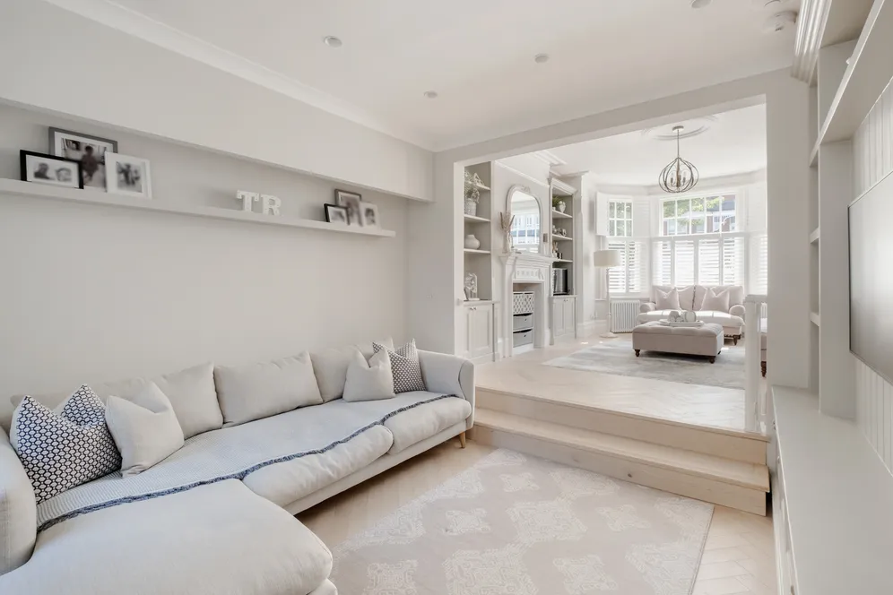 Dukes Avenue, London, N10 photo 12
