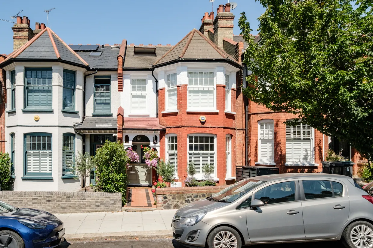 Dukes Avenue, London, N10 photo 31