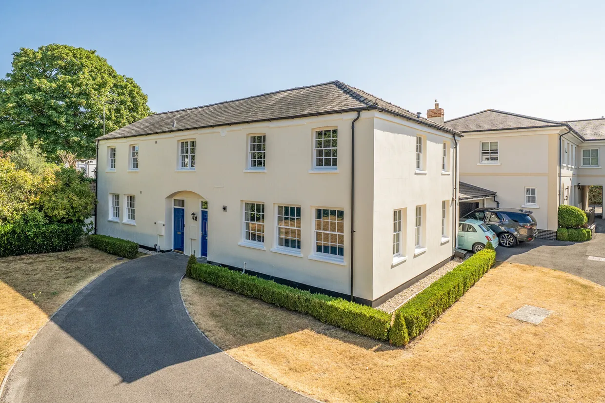 Harefield Grove, Cheltenham, GL50 photo 1