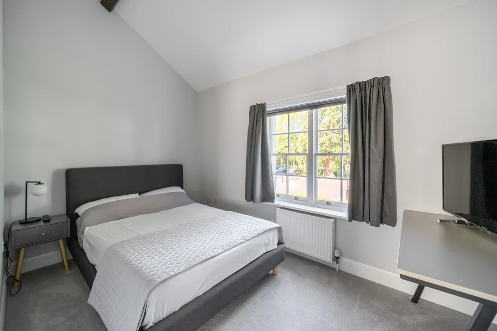 Harefield Grove, Cheltenham, GL50 photo 6