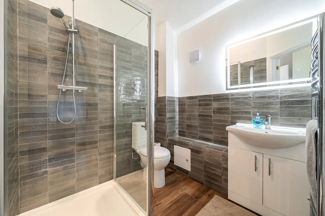 Harefield Grove, Cheltenham, GL50 photo 10