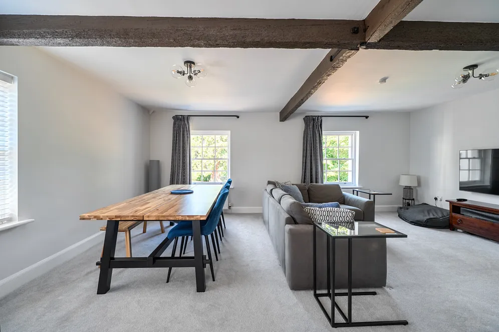 Harefield Grove, Cheltenham, GL50 photo 13