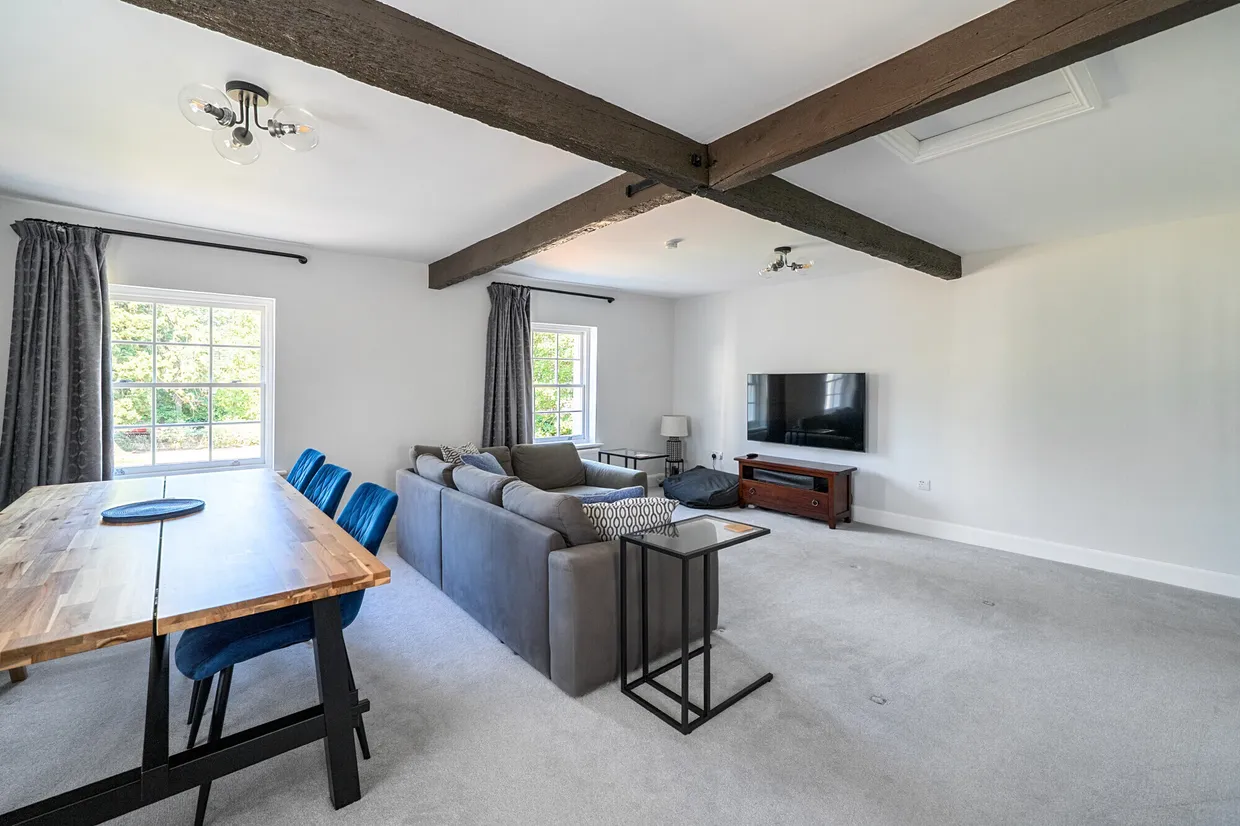 Harefield Grove, Cheltenham, GL50 photo 15