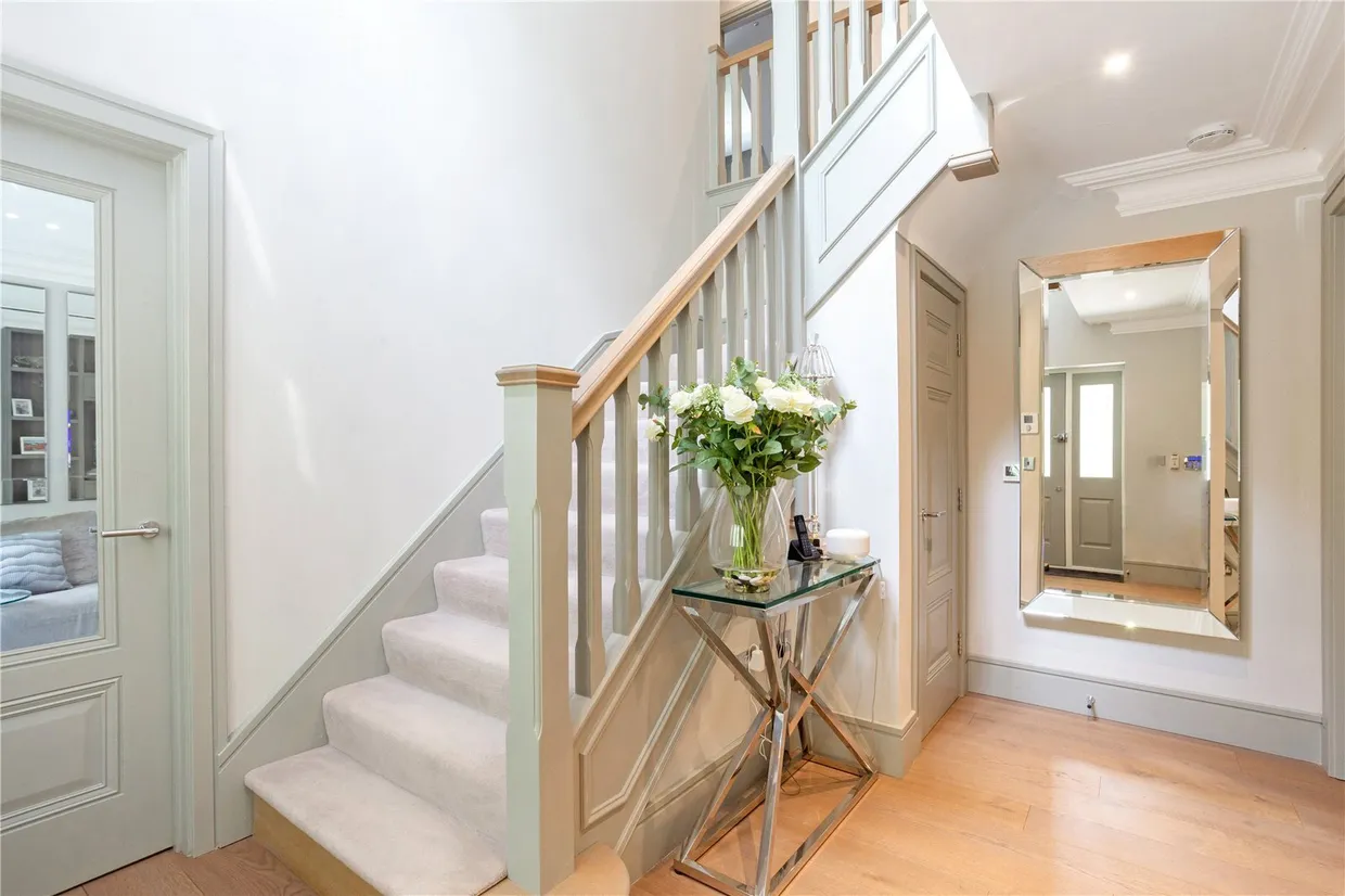 Eastwood Place, Hook, RG27 photo 9