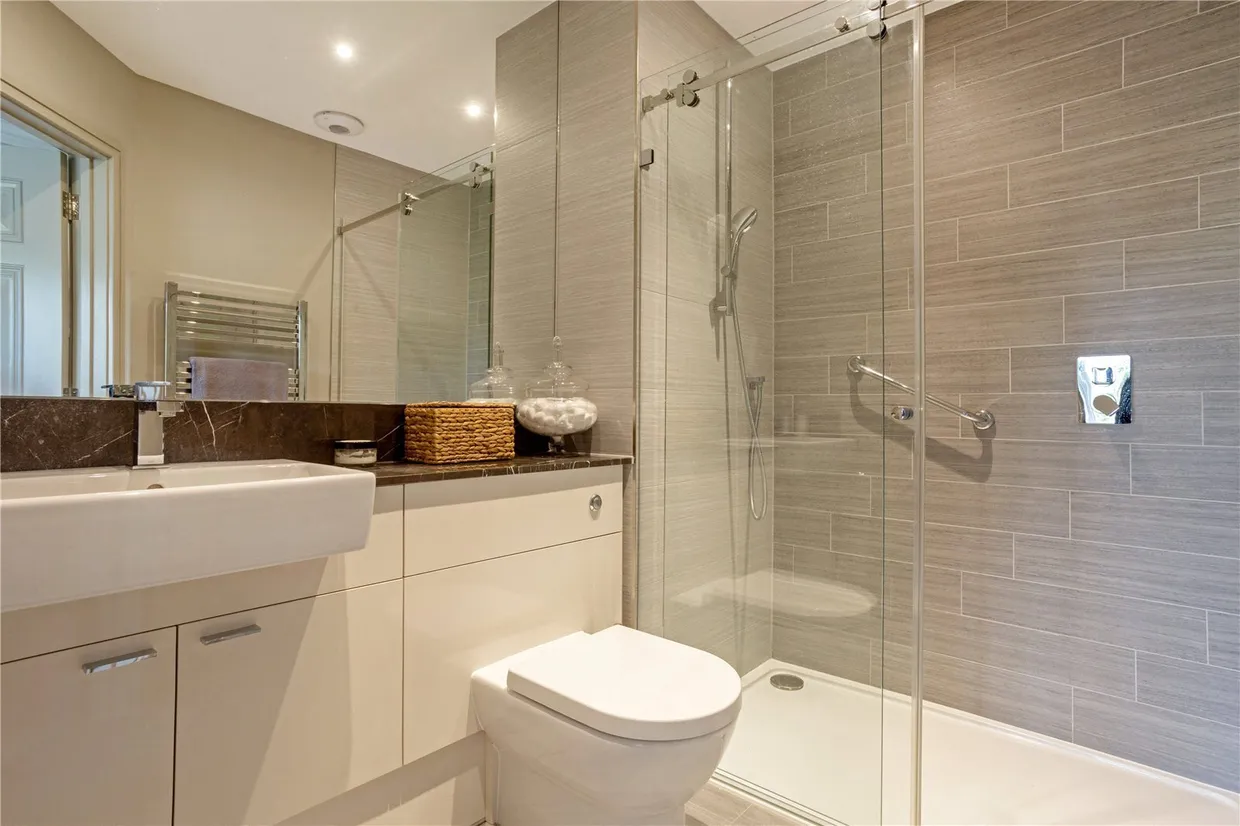 Eastwood Place, Hook, RG27 photo 12