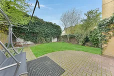 Ardshiel Close, London