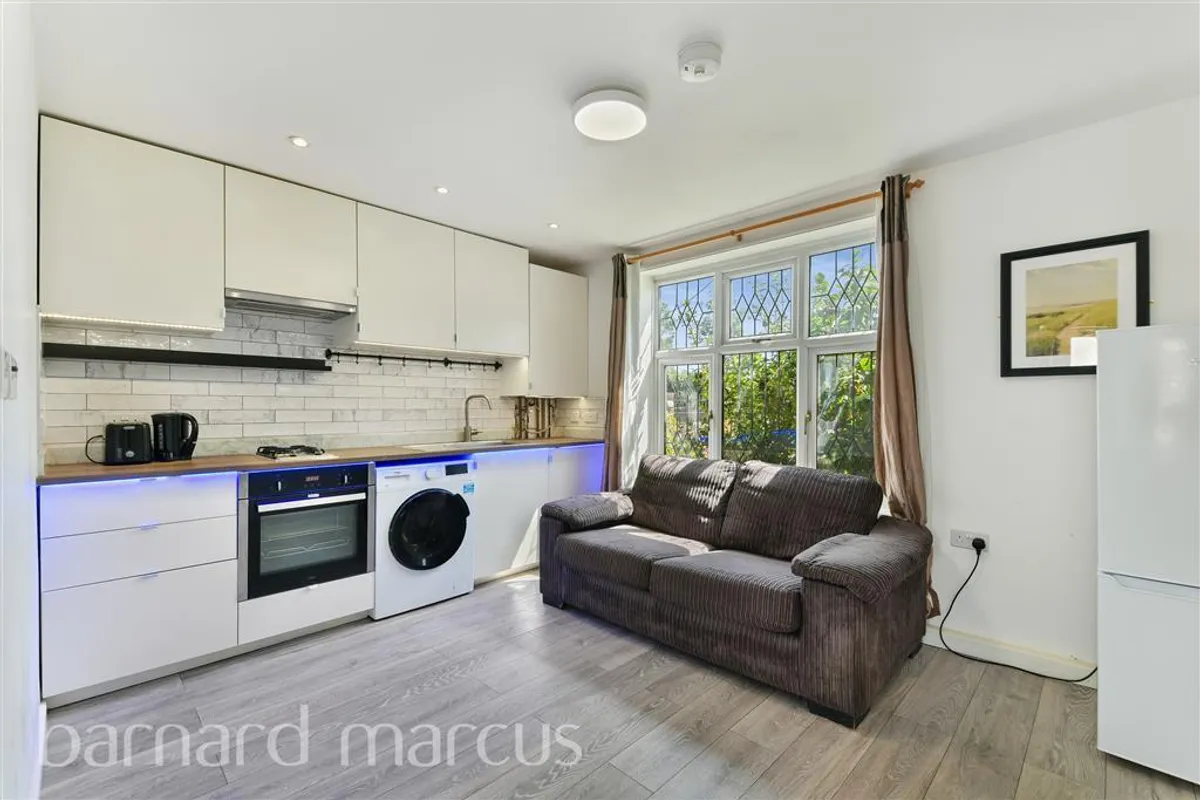 Sunbury Way, Hanworth, FELTHAM