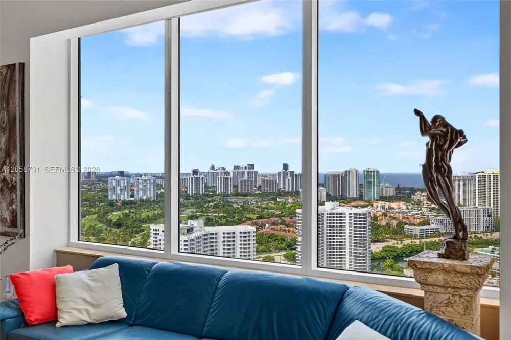 3330 NE 190th St, Aventura, FL 33180