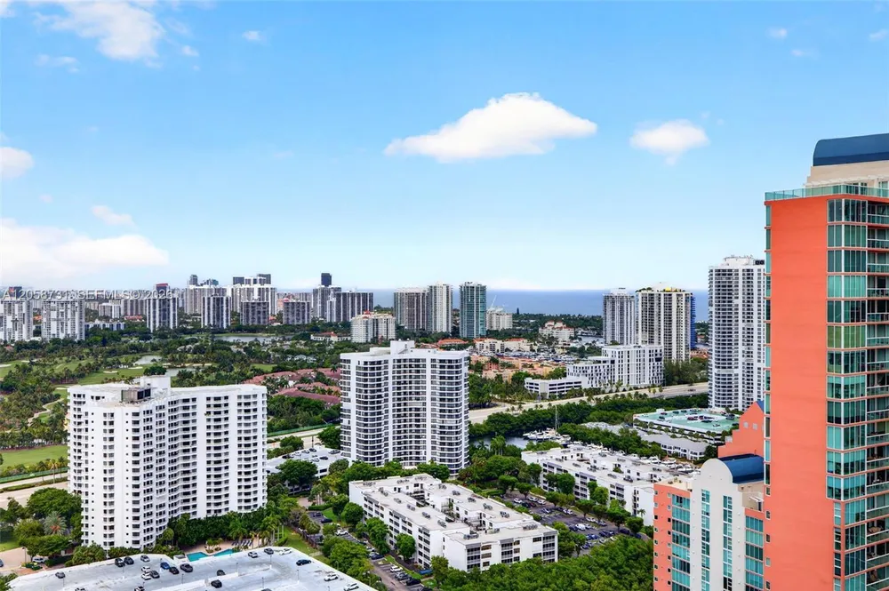 3330 NE 190th St, Aventura, FL 33180