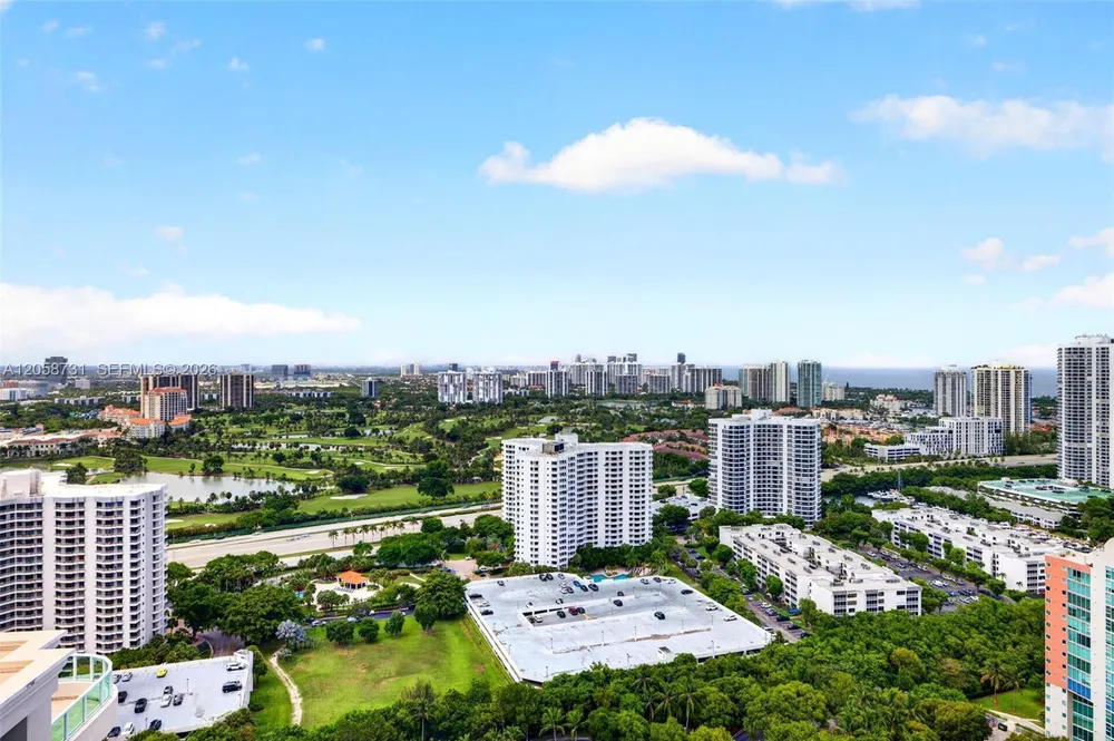 3330 NE 190th St, Aventura, FL 33180