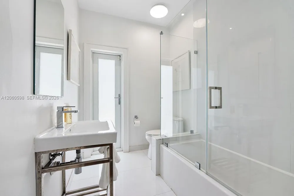 1042 Sorolla Ave, Coral Gables, FL 33134