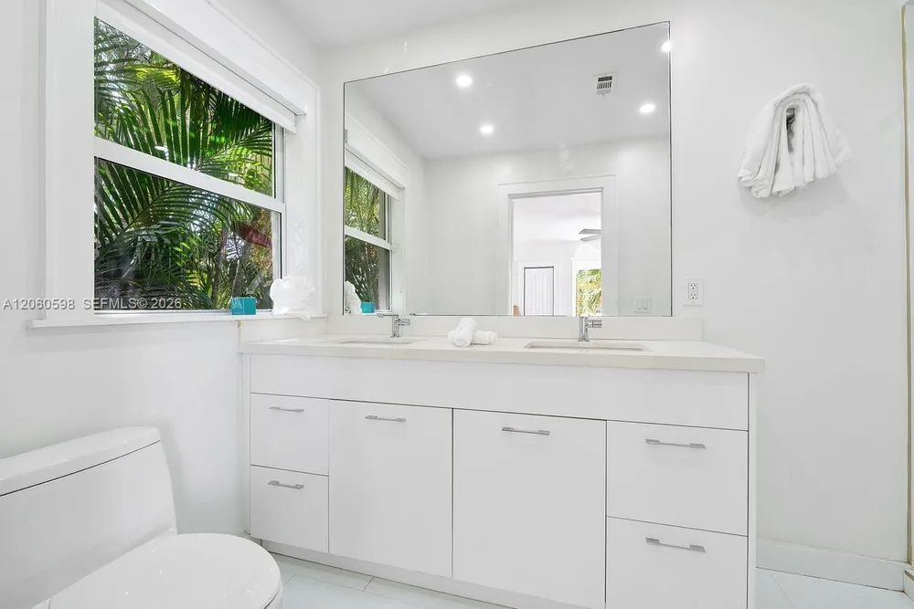 1042 Sorolla Ave, Coral Gables, FL 33134