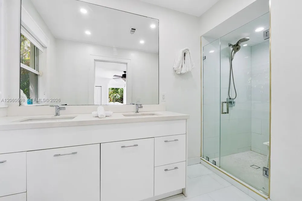 1042 Sorolla Ave, Coral Gables, FL 33134