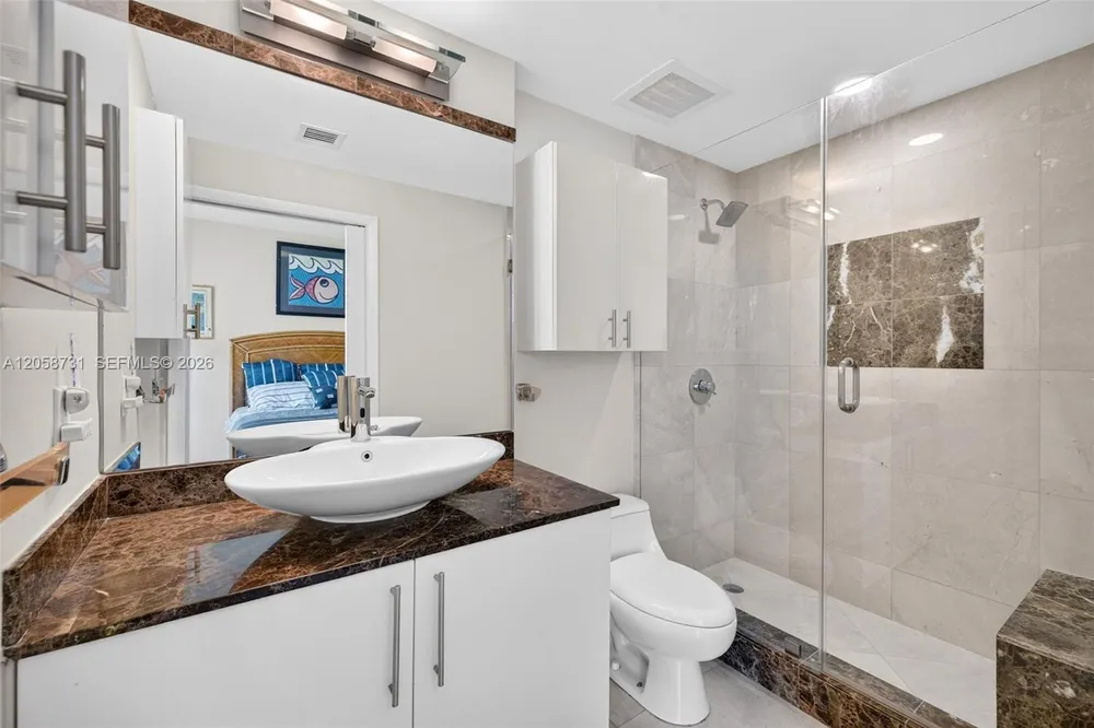 3330 NE 190th St, Aventura, FL 33180