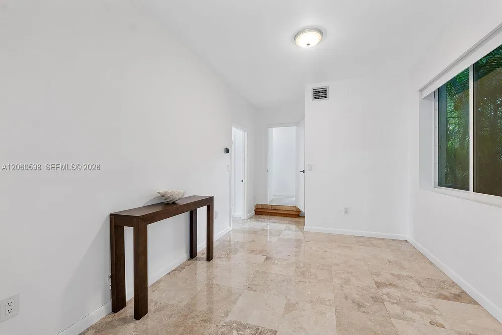 1042 Sorolla Ave, Coral Gables, FL 33134