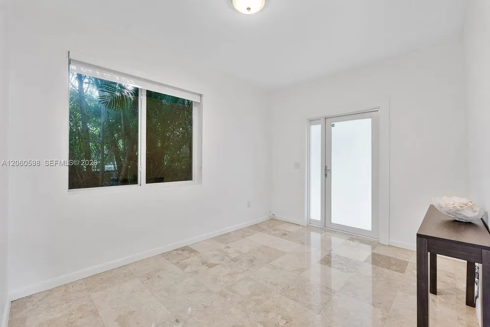1042 Sorolla Ave, Coral Gables, FL 33134