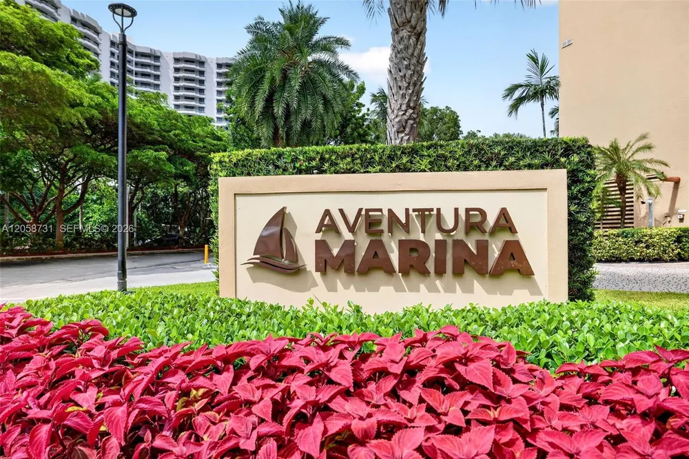 3330 NE 190th St, Aventura, FL 33180