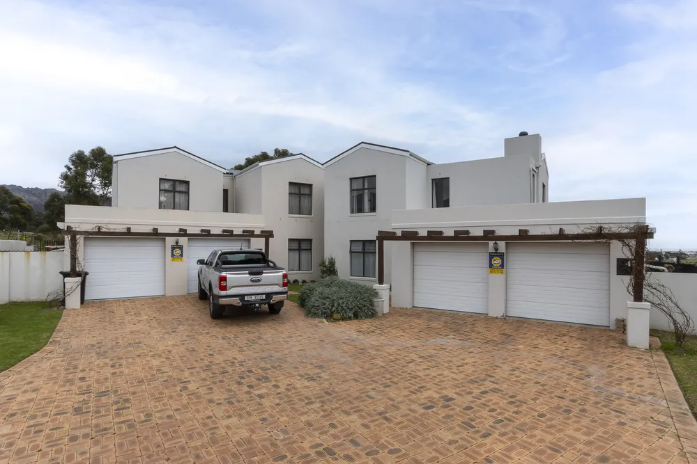 View image gallery of South Africa, Western Cape, Sir Lowrys Pass, Blue Rock Road, 47