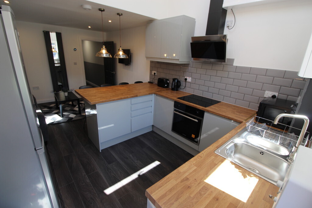 Room 5 of 5, Coronation Road, Coventry, CV1 5BX Image 1