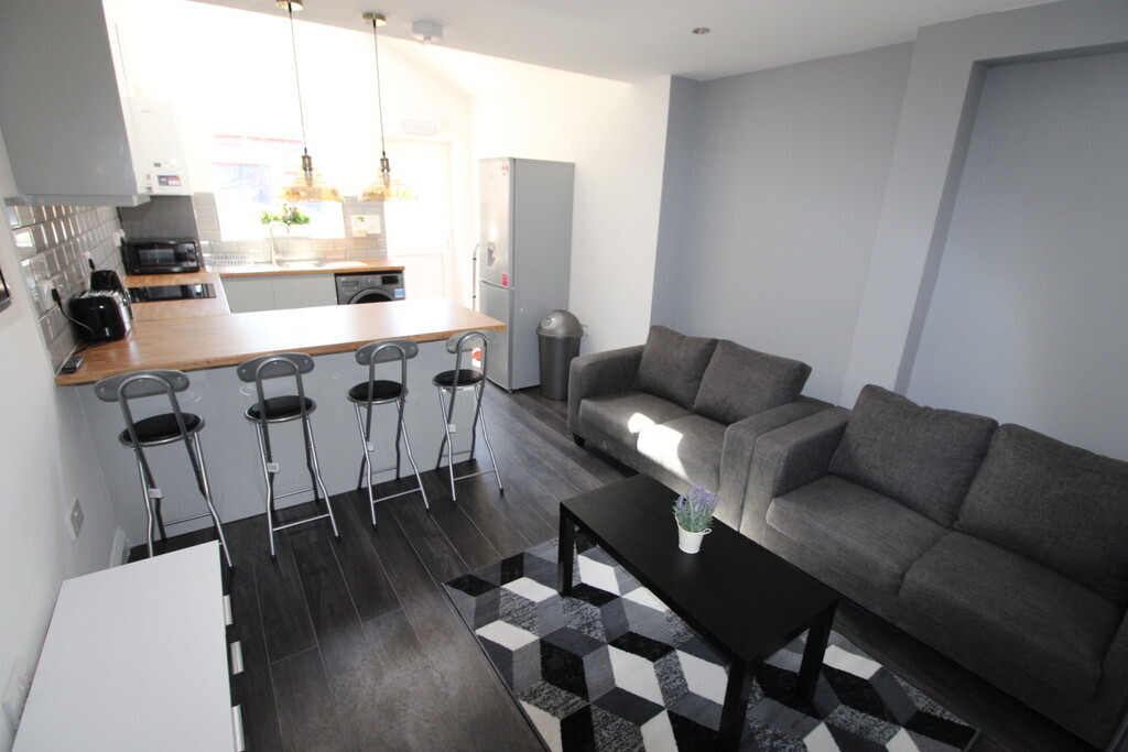 Room 5 of 5, Coronation Road, Coventry, CV1 5BX Image 2