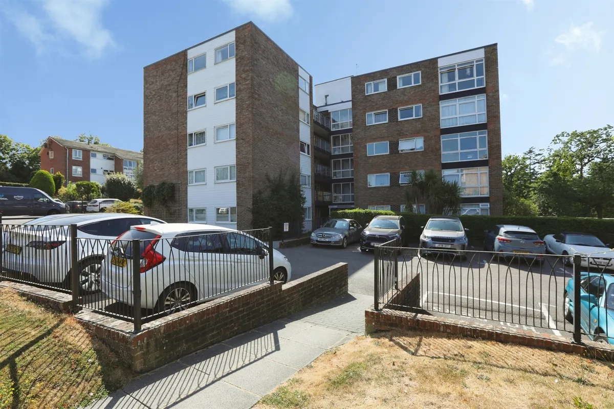 Paddockhall Road, Haywards Heath