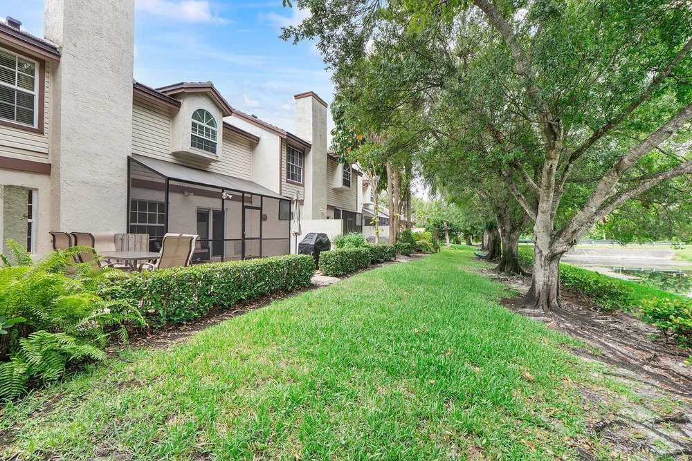11606 NW 19th Dr, Coral Springs, FL 33071