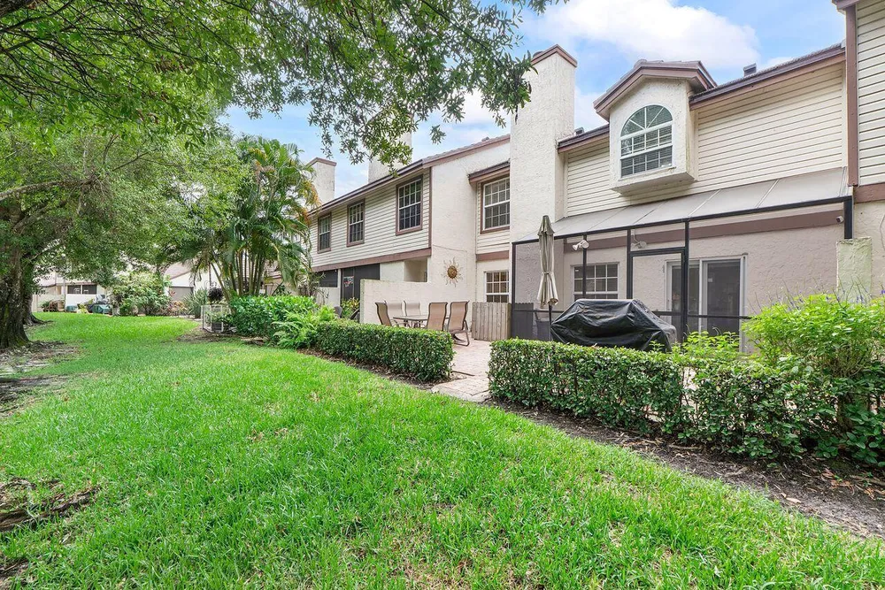 11606 NW 19th Dr, Coral Springs, FL 33071