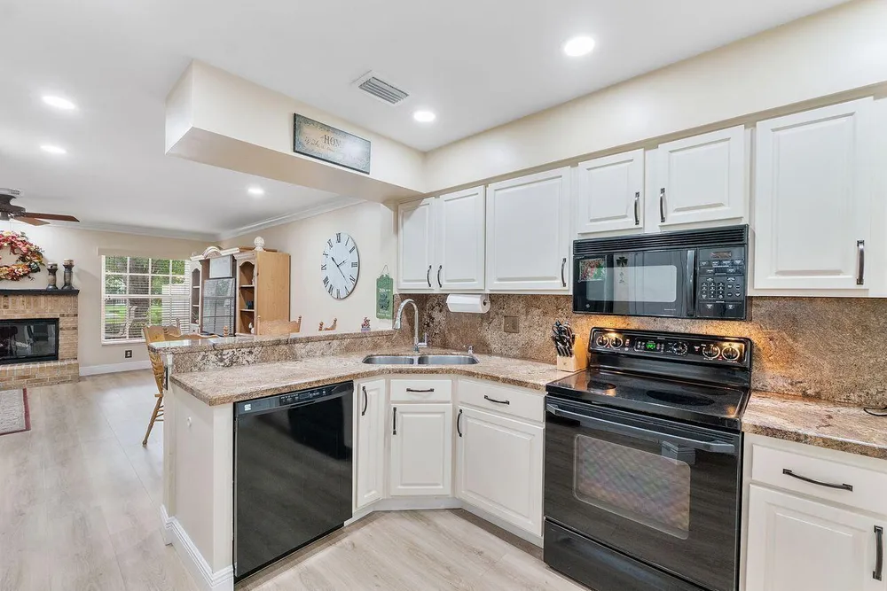 11606 NW 19th Dr, Coral Springs, FL 33071