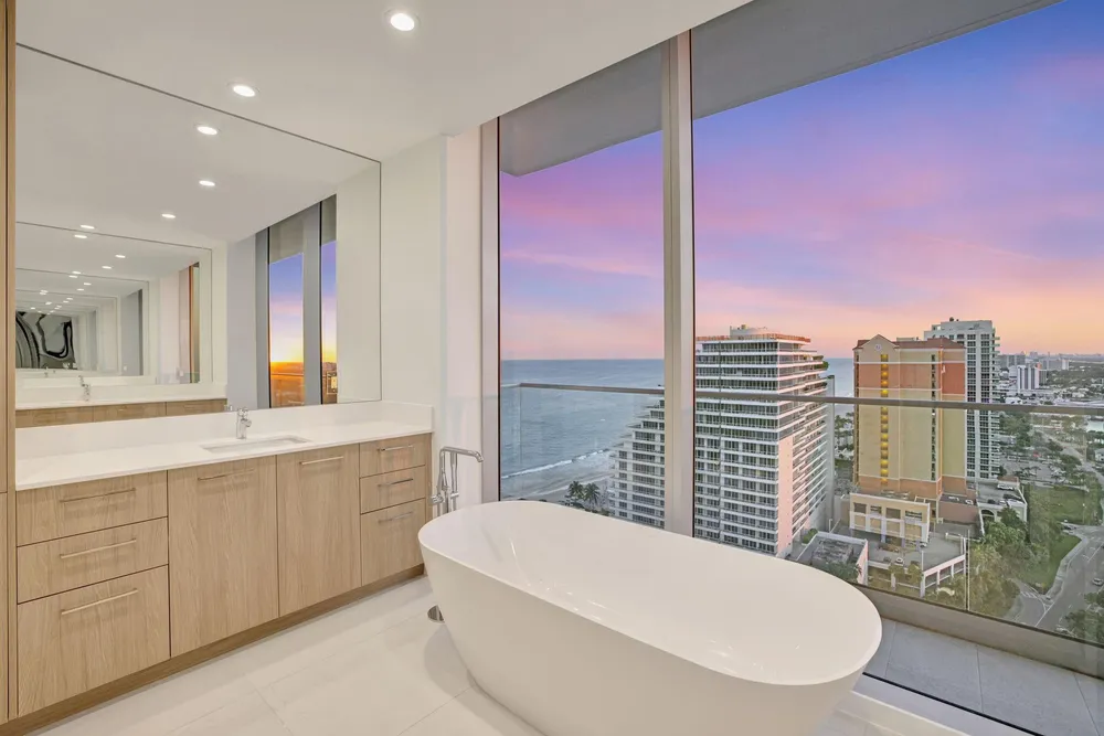 153 N Seabreeze Blvd, Fort Lauderdale, FL 33304