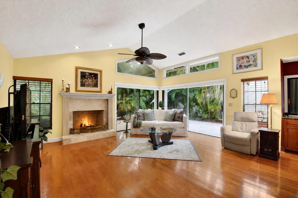 21700 Club Villa Terrace, Boca Raton, FL 33433