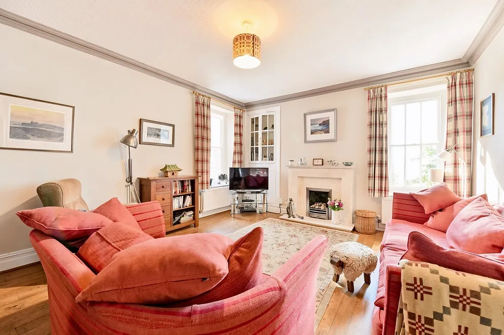 Property carousel item 4